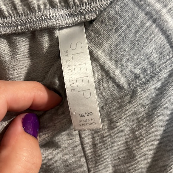 Cacique sleep set with joggers and tank, size 18/20 - Picture 6 of 8